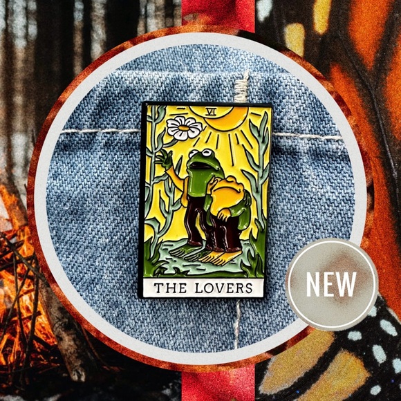 The Lovers Tarot Enamel Pin - Frog and Toad - Picture 1 of 4